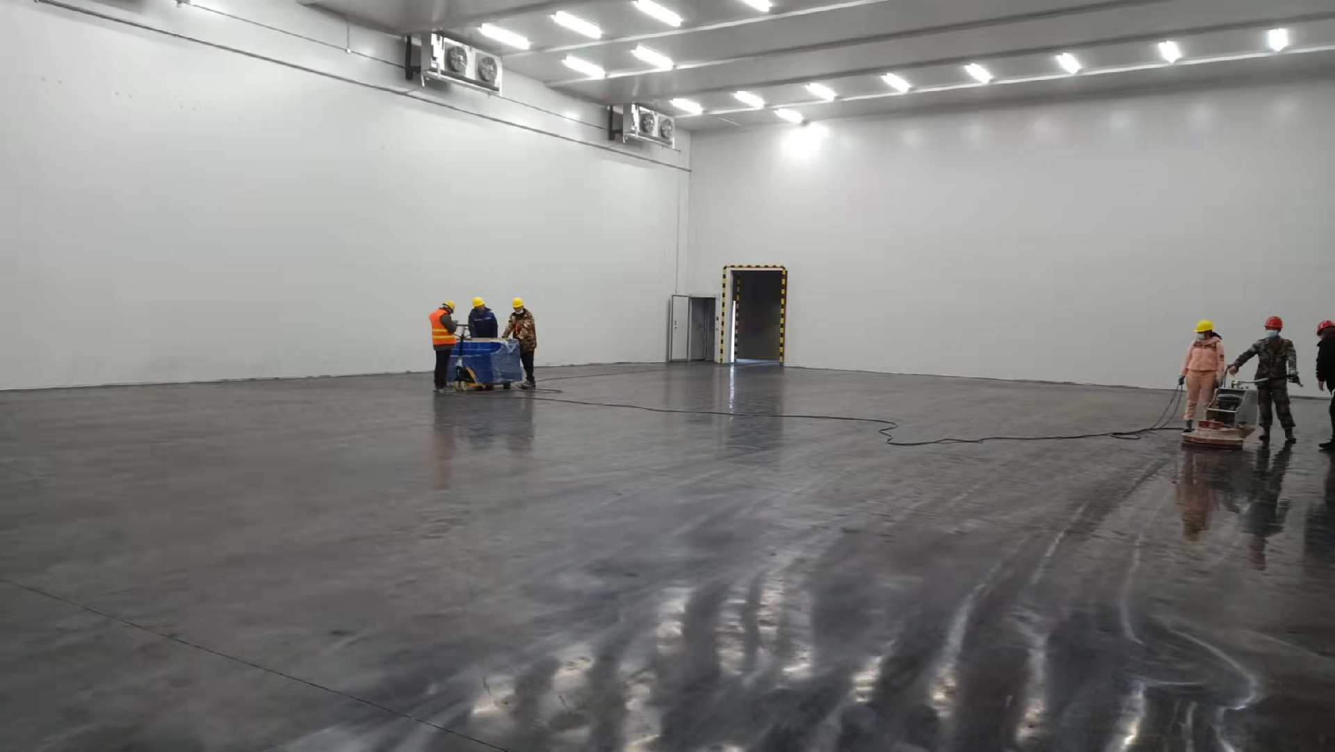 建设30000m3农产品基地冷藏库需要的费用是多少？